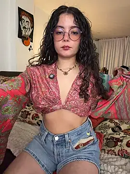 Snapshot of Antoniart_ chatting on 03/06/26, 03:14 Antoniart online show from 03/06/26, 03:14