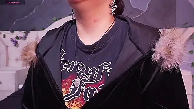 AmberGreyy  online show from 04/17/26, 05:16