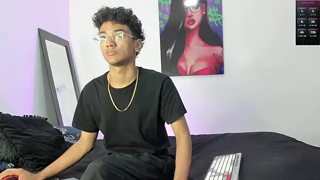 harrytwink18 online show from 02/13/25, 01:48