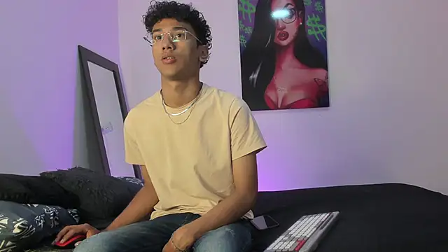 harrytwink18 online show from 02/18/25, 01:22