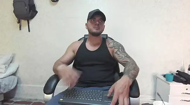 Snapshot of Teilor_Creed chatting on 01/16/25, 06:16 Teilor Creed online show from 01/16/25, 06:16