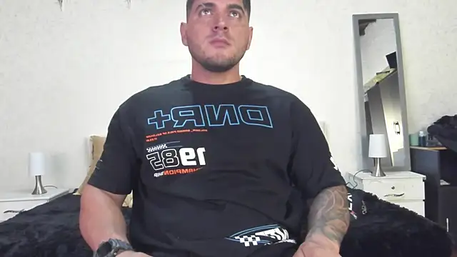 Snapshot of Teilor_Creed chatting on 02/12/25, 07:35 Teilor Creed online show from 02/12/25, 07:35