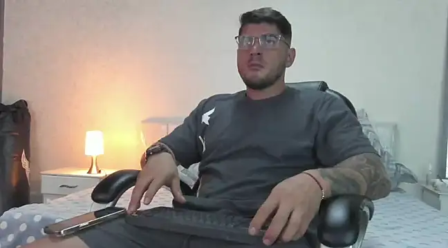 Snapshot of Teilor_Creed chatting on 02/18/25, 08:25 Teilor Creed online show from 02/18/25, 08:25