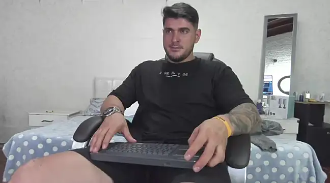 Snapshot of Teilor_Creed chatting on 02/21/25, 11:21 Teilor Creed online show from 02/21/25, 11:21