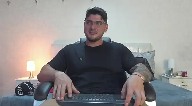 Snapshot of Teilor_Creed chatting on 02/28/25, 08:07 Teilor Creed online show from 02/28/25, 08:07