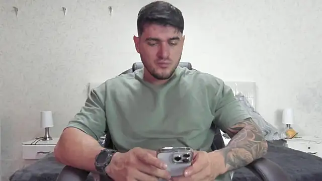 Snapshot of Teilor_Creed chatting on 03/07/25, 07:27 Teilor Creed online show from 03/07/25, 07:27