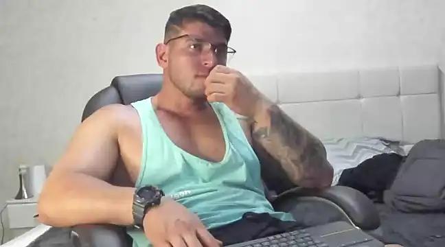 Snapshot of Teilor_Creed chatting on 03/20/25, 10:40 Teilor Creed online show from 03/20/25, 10:40