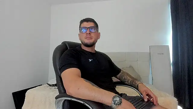 Snapshot of Teilor_Creed chatting on 10/04/25, 07:45 Teilor Creed online show from 10/04/25, 07:45