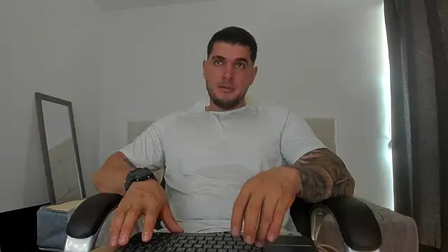 Snapshot of Teilor_Creed chatting on 10/14/25, 07:47 Teilor Creed online show from 10/14/25, 07:47