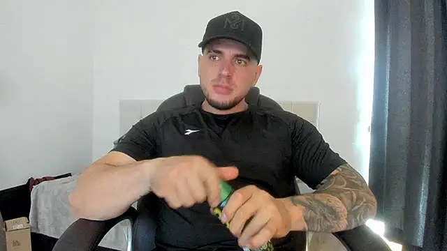 Snapshot of Teilor_Creed chatting on 10/18/25, 07:58 Teilor Creed online show from 10/18/25, 07:58