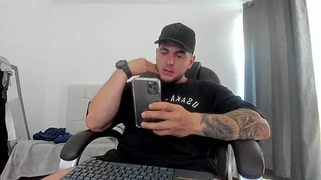 Snapshot of Teilor_Creed chatting on 10/21/25, 07:03 Teilor Creed online show from 10/21/25, 07:03