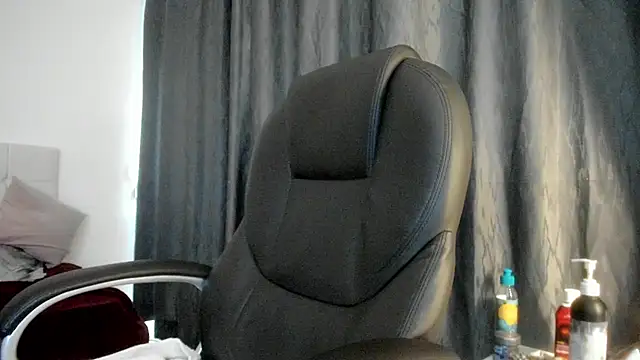 Snapshot of Teilor_Creed chatting on 10/30/25, 07:47 Teilor Creed online show from 10/30/25, 07:47