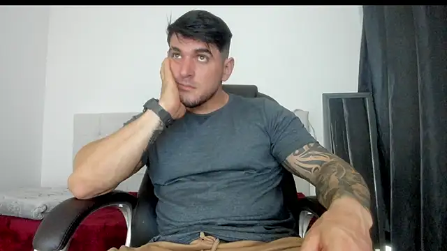 Snapshot of Teilor_Creed chatting on 11/11/25, 08:42 Teilor Creed online show from 11/11/25, 08:42