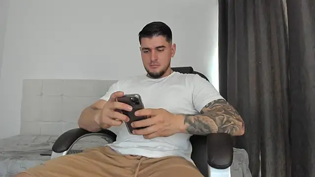 Snapshot of Teilor_Creed chatting on 11/28/25, 07:49 Teilor Creed online show from 11/28/25, 07:49