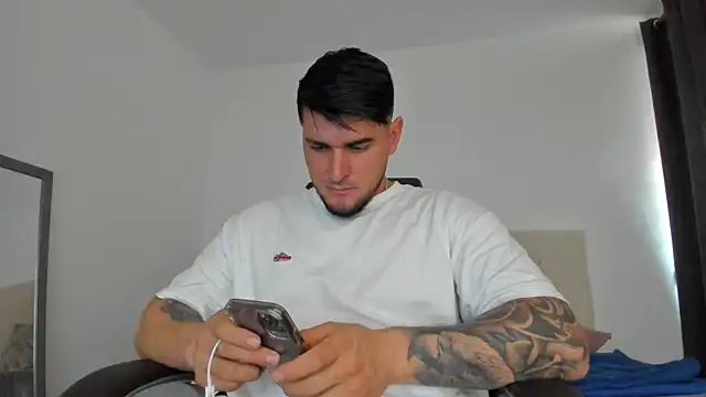 Snapshot of Teilor_Creed chatting on 11/30/25, 07:07 Teilor Creed online show from 11/30/25, 07:07