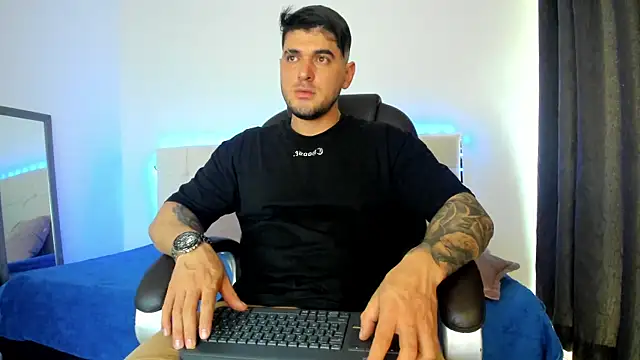 Snapshot of Teilor_Creed chatting on 12/13/25, 08:25 Teilor Creed online show from 12/13/25, 08:25