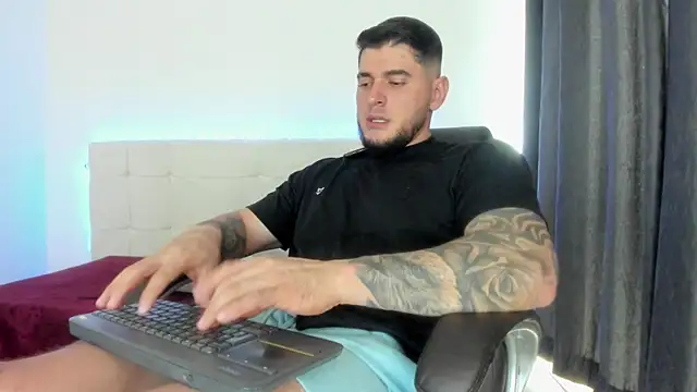 Snapshot of Teilor_Creed chatting on 02/20/26, 07:14 Teilor Creed online show from 02/20/26, 07:14