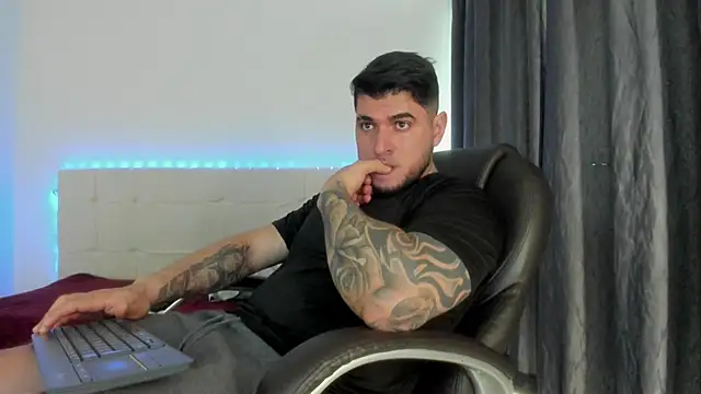 Snapshot of Teilor_Creed chatting on 02/24/26, 08:29 Teilor Creed online show from 02/24/26, 08:29