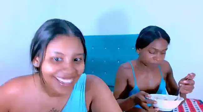 Snapshot of ladypussy69 chatting on 12/21/24, 12:09 ladypussy69 online show from 12/21/24, 12:09
