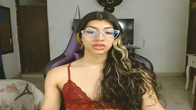 engielphoenis14 online show from 02/04/25, 12:33