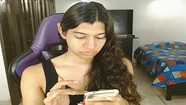 Snapshot of engielphoenis14 chatting on 06/26/26, 03:00 engielphoenis14 online show from 06/26/26, 03:00