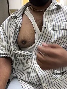 Snapshot of dick69lil chatting on 05/11/26, 07:36 dick69lil online show from 05/11/26, 07:36