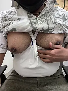 Snapshot of dick69lil chatting on 05/15/26, 06:42 dick69lil online show from 05/15/26, 06:42