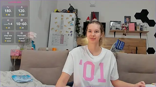 Girl alone home online show from 01/08/26, 03:42