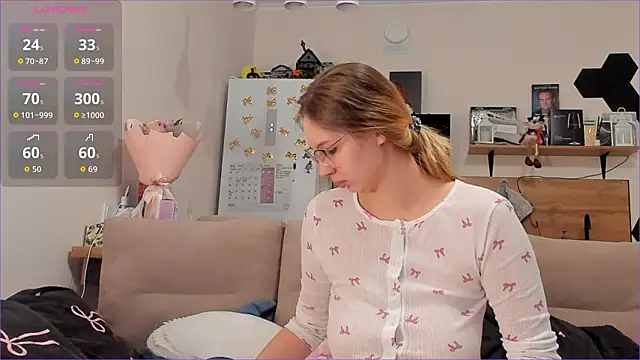 Girl alone home online show from 03/09/26, 02:15