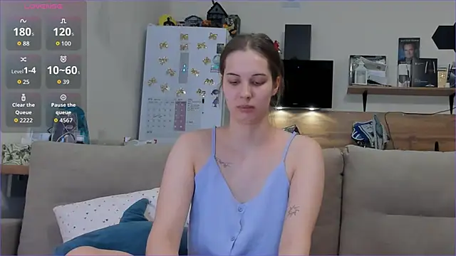 Girl alone home online show from 04/08/26, 03:12