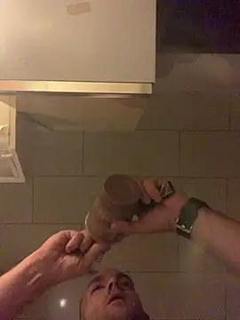 Snapshot of Bigtoyaddict chatting on 01/02/25, 07:12 Bigtoyaddict online show from 01/02/25, 07:12