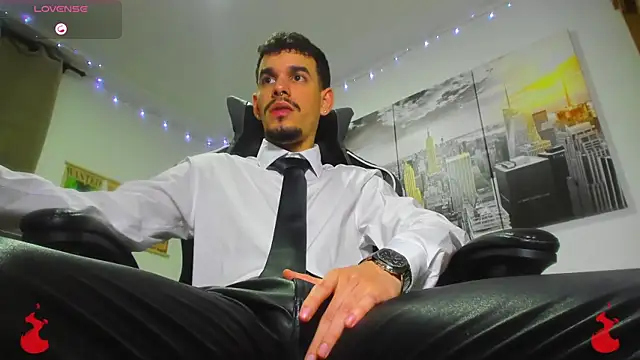 Snapshot of BRAYHAMBROWN chatting on 10/31/25, 05:52 BRAYHAMBROWN online show from 10/31/25, 05:52