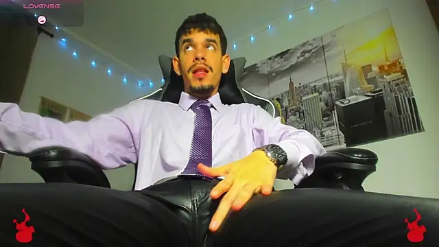 Snapshot of BRAYHAMBROWN chatting on 11/08/25, 02:12 BRAYHAMBROWN online show from 11/08/25, 02:12