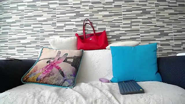 VioletaGomezCo online show from 10/18/25, 01:45