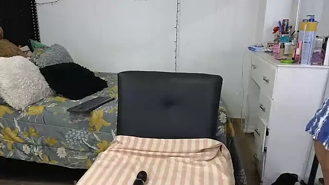 charlotte 077 online show from 11/25/25, 03:17