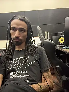 hotcamboy420 online show from 02/13/26, 03:02