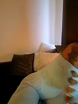 Snapshot of LydiaMaus96 chatting on 10/04/25, 06:55 LydiaMaus96 online show from 10/04/25, 06:55