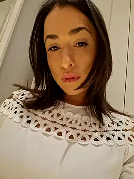 Snapshot of LydiaMaus96 chatting on 11/14/25, 12:37 LydiaMaus96 online show from 11/14/25, 12:37