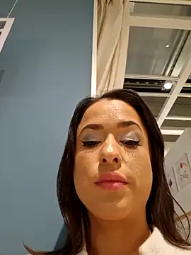 Snapshot of LydiaMaus96 chatting on 11/18/25, 02:54 LydiaMaus96 online show from 11/18/25, 02:54