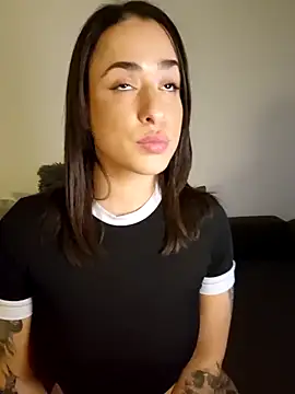 Snapshot of LydiaMaus96 chatting on 02/06/26, 04:21 LydiaMaus96 online show from 02/06/26, 04:21