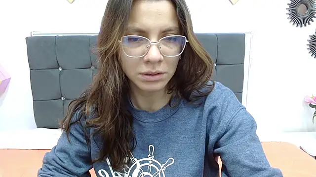 Snapshot of karlamorris_ chatting on 02/24/25, 01:42 karlamorris online show from 02/24/25, 01:42