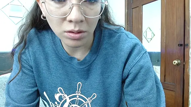 Snapshot of karlamorris_ chatting on 02/26/25, 02:03 karlamorris online show from 02/26/25, 02:03