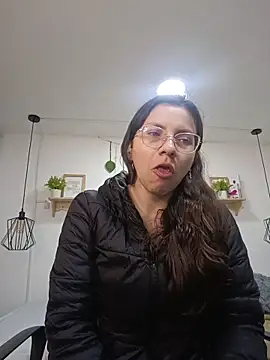 Snapshot of karlamorris_ chatting on 10/14/25, 01:45 karlamorris online show from 10/14/25, 01:45