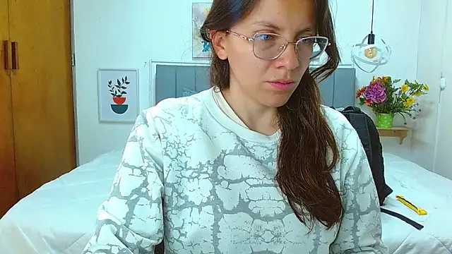 karlamorris  online show from 12/16/25, 01:27