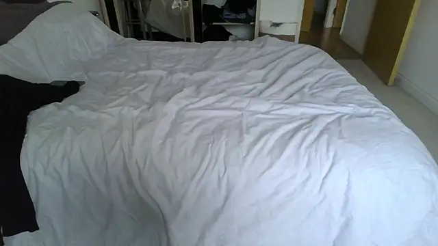 Nizzlivecam online show from 04/26/26, 10:24