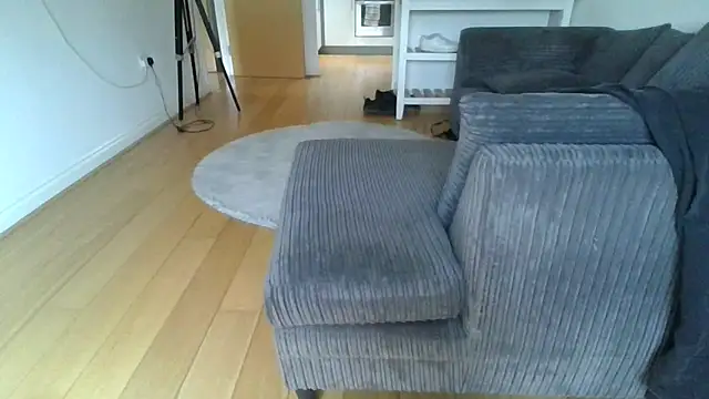 Nizzlivecam online show from 05/19/26, 04:35