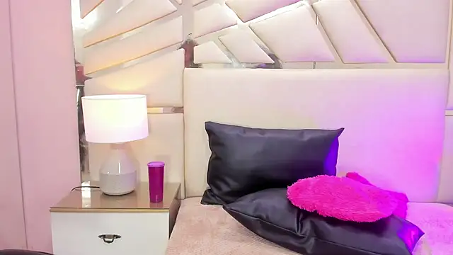 AlanaJones1 online show from 01/22/25, 02:46