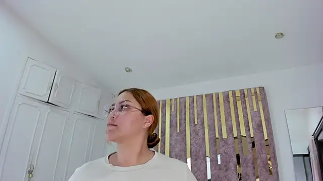 Snapshot of LeahxBarker chatting on 01/23/25, 11:05 LeahxBarker online show from 01/23/25, 11:05