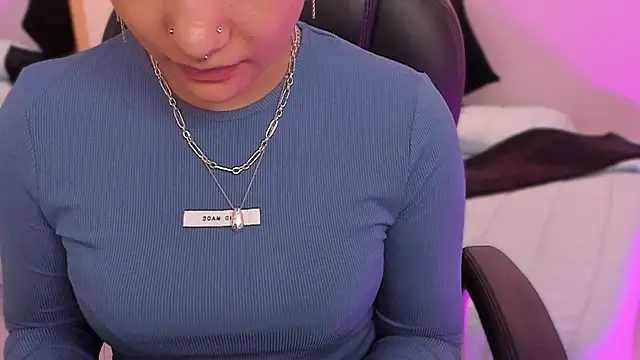 renee shelby  online show from 04/08/26, 02:28