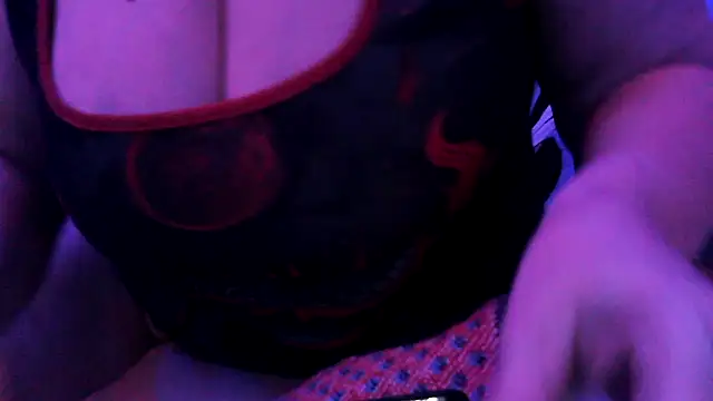 Snapshot of juscjen chatting on 11/17/25, 09:59 juscjen online show from 11/17/25, 09:59